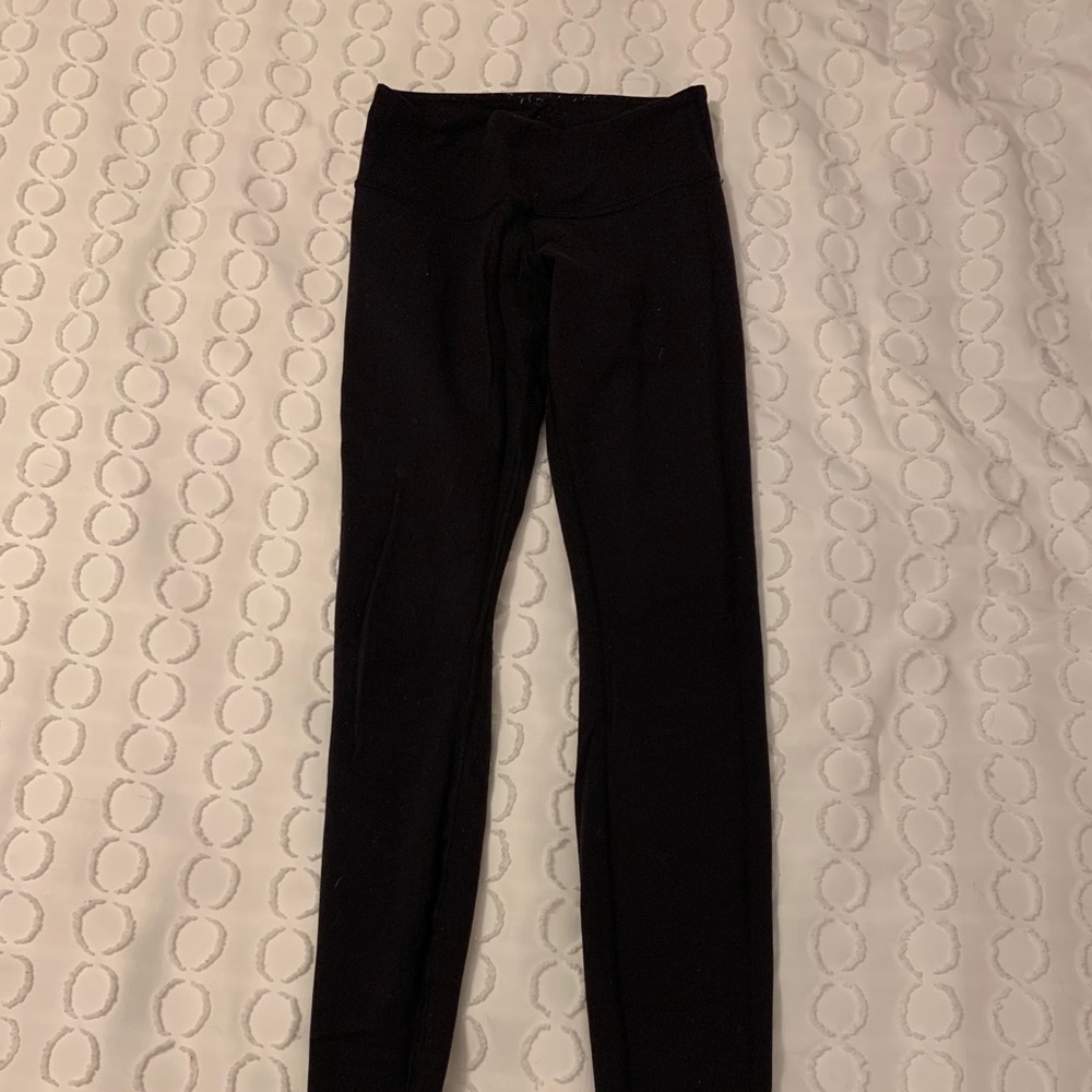 Black lululemon wunder unders